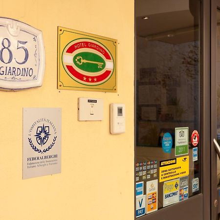 Parking Hotel Giardino Livorno Exteriér fotografie