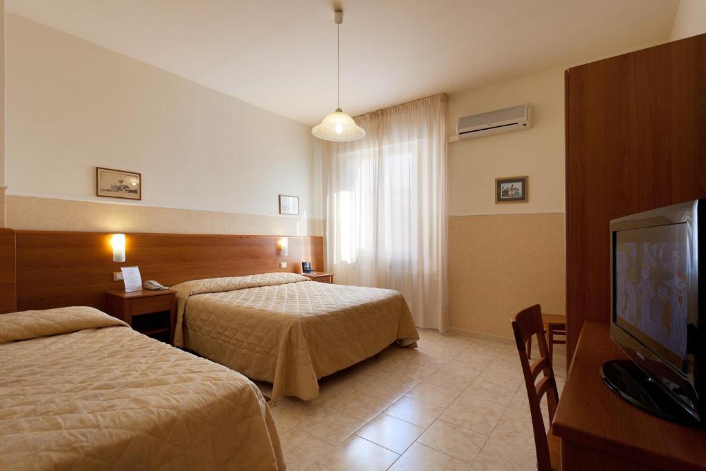 Parking Hotel Giardino Livorno Pokoj fotografie