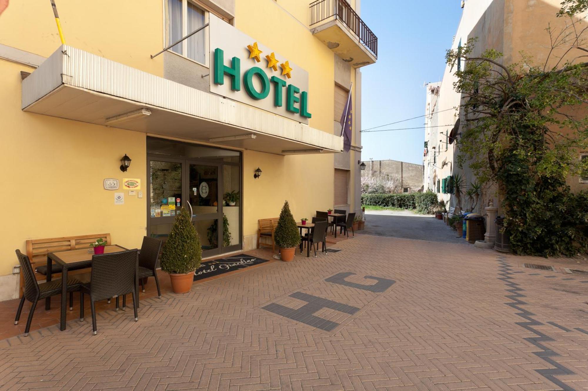 Parking Hotel Giardino Livorno Exteriér fotografie